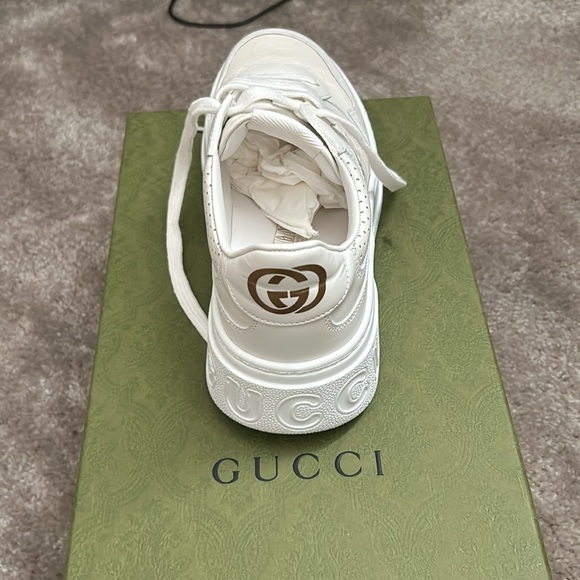 Gucci sneaker worn once. New/used - Picture 2 of 7